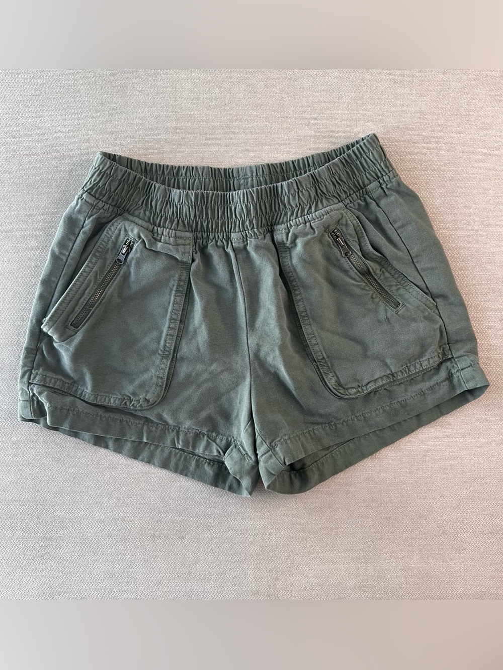 Aerie Women’s XS Olive Green Utility Shorts Elastic Waist Zipper Cargo Pockets